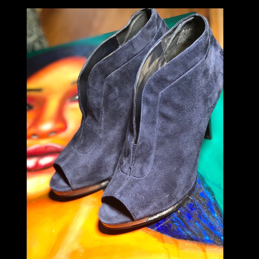 💙Blue Suede Shoes!💙